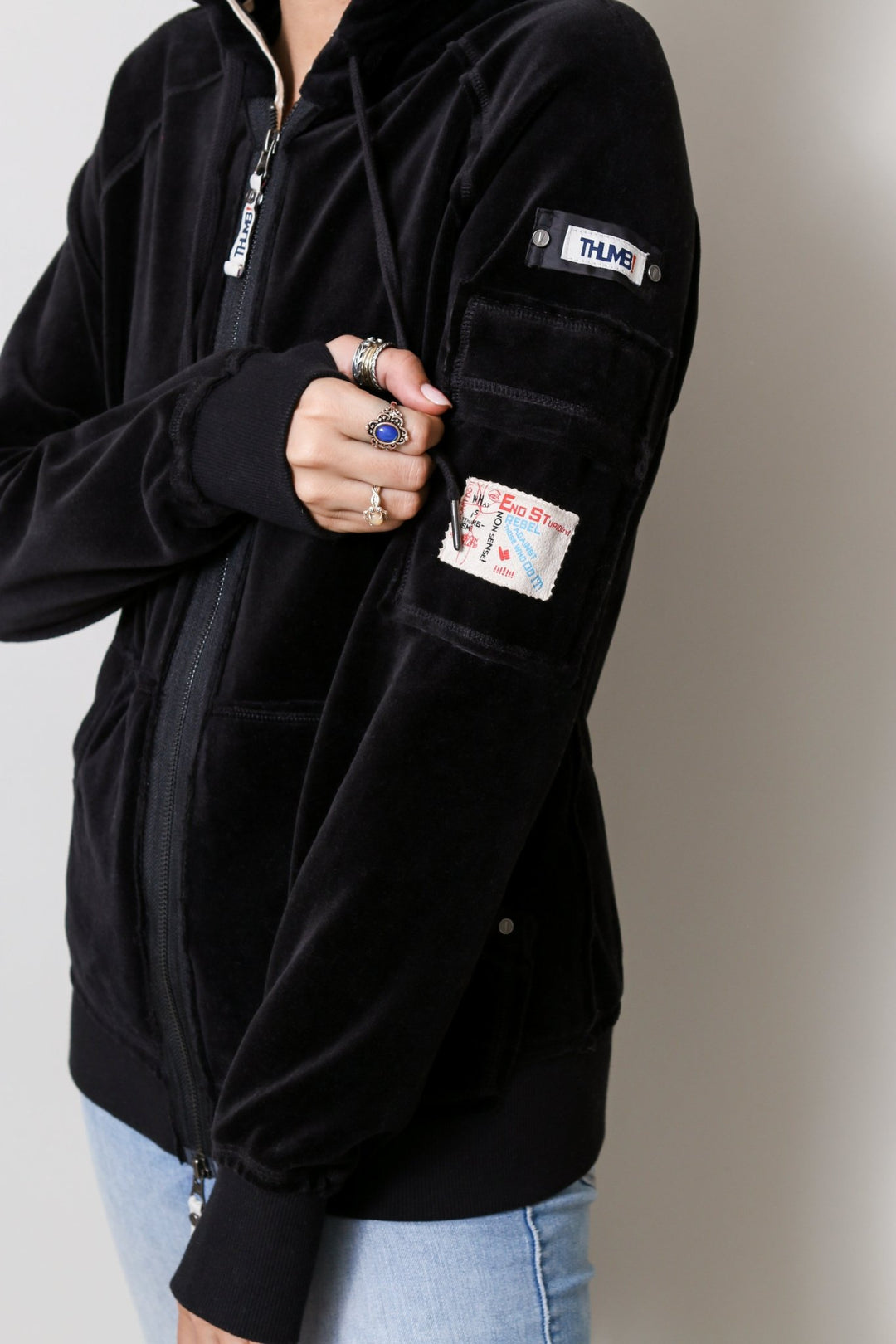 THE OLIVIA VELOUR HOODIE - Thumb United