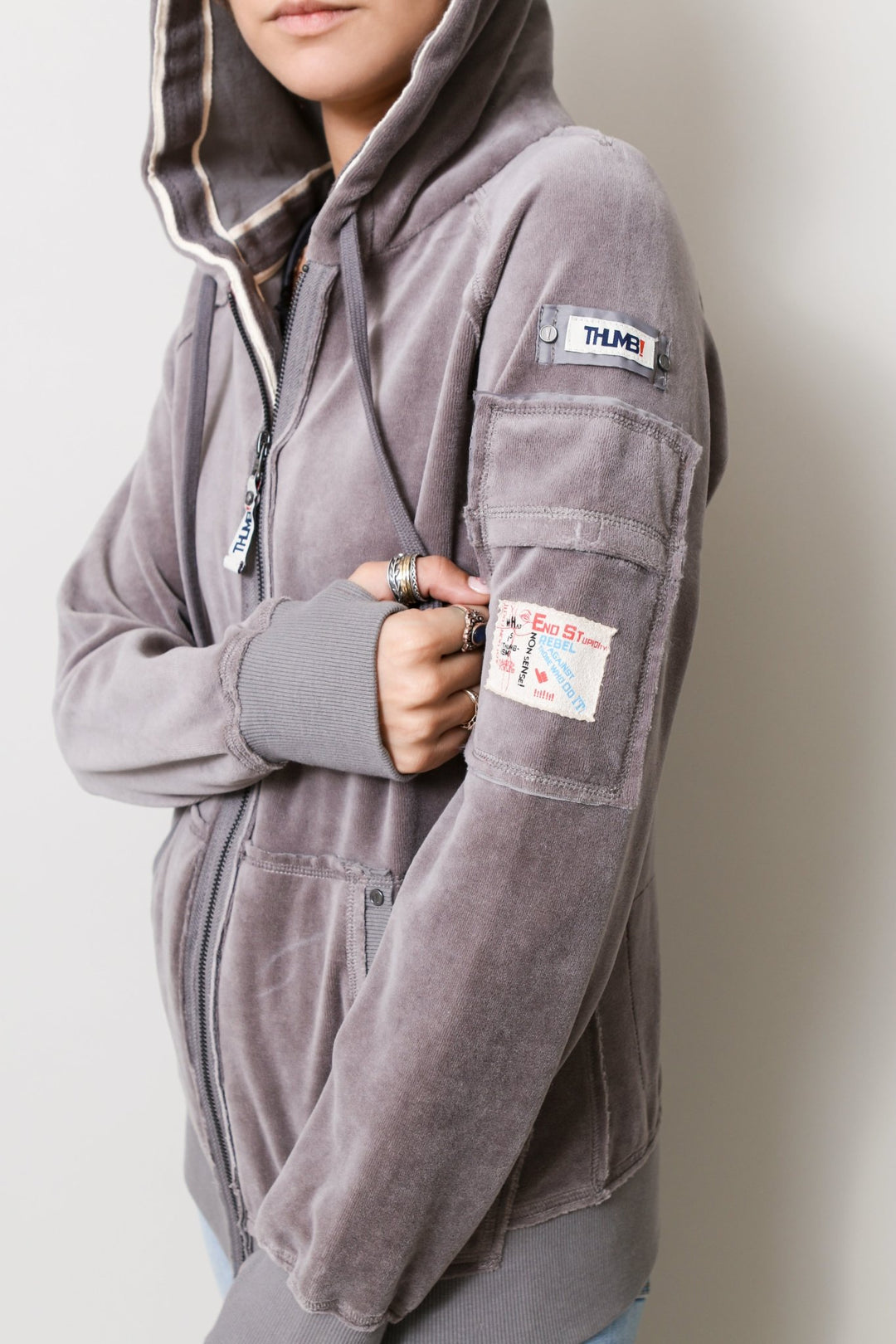 THE OLIVIA VELOUR HOODIE - Thumb United
