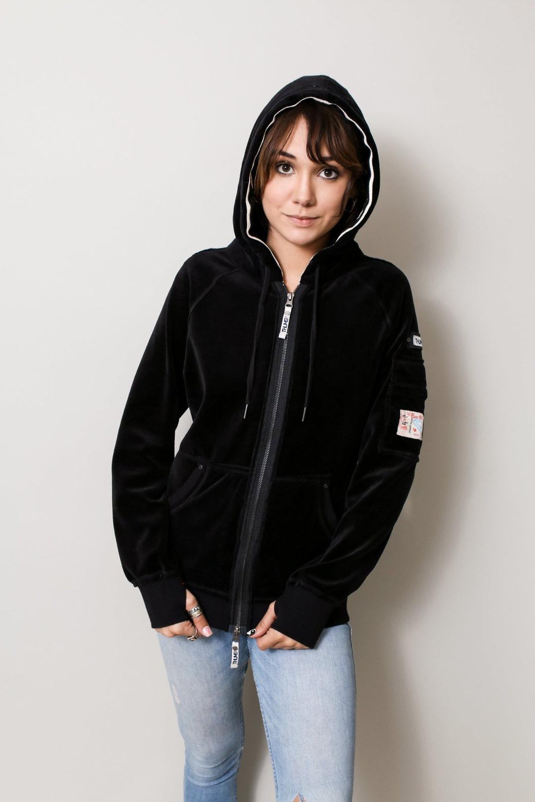 THE OLIVIA VELOUR HOODIE - Thumb United